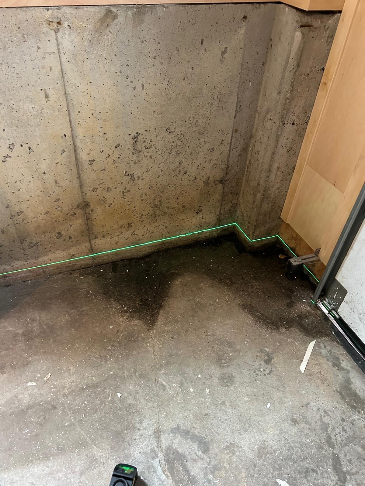 Horizontal floor laser